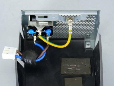 电脑主机飞扇拆机教程（带你了解电脑主机飞扇拆机步骤及维护技巧）